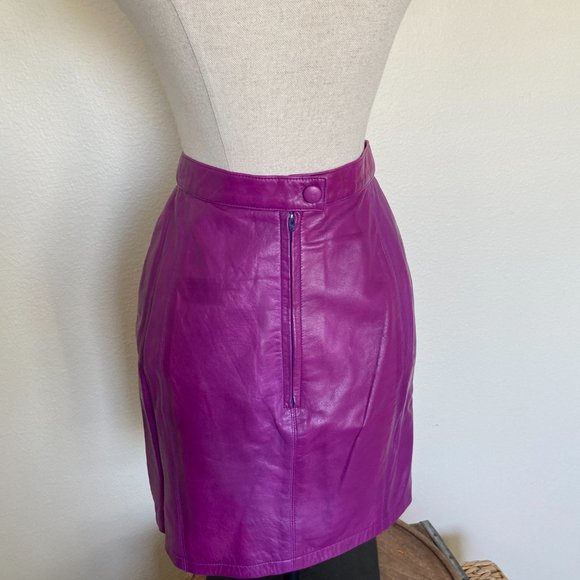 Electric Purple Leather Skirt - Vintage size 8 - Picture 5 of 9